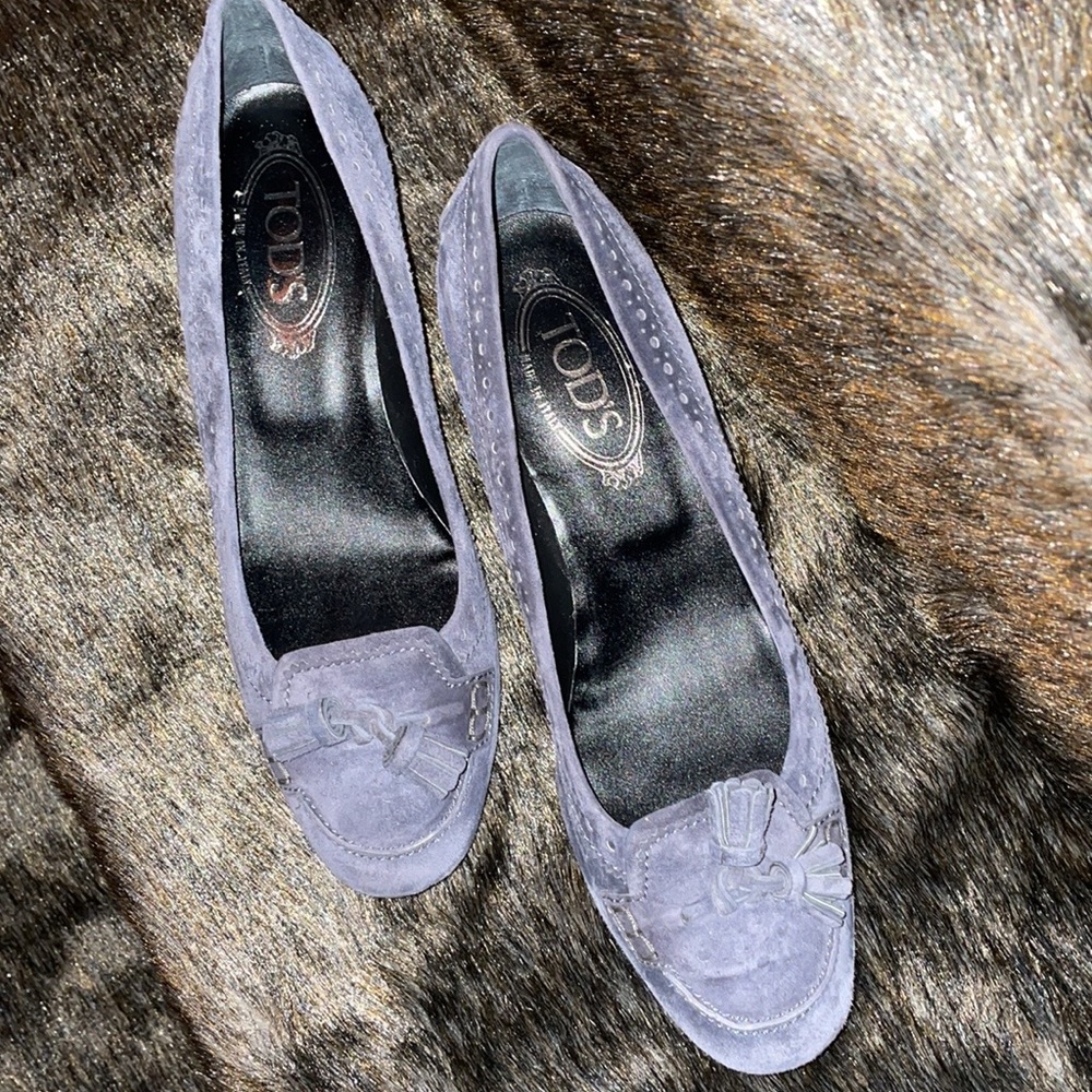 Tod’s suede gray loafer heel (new without tags)